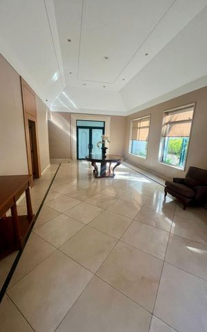 Apartamento à venda com 201m², 4 quartos e 4 vagas Apartamento à venda com 201m², 4 quartos e 4 vagasÁrea externa