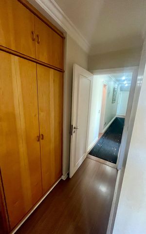 Apartamento à venda com 201m², 4 quartos e 4 vagas Apartamento à venda com 201m², 4 quartos e 4 vagasSuíte