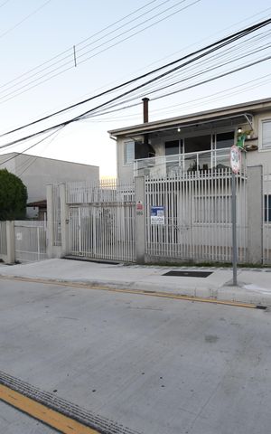 Casa à venda com 370m², 7 quartos e 4 vagasFachada com Placa