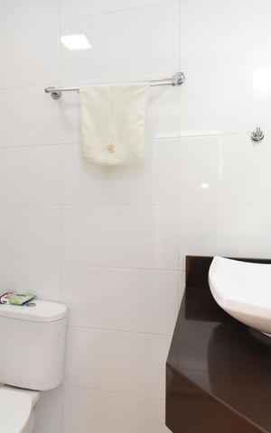 Casa à venda com 370m², 7 quartos e 4 vagasBanheiro 4
