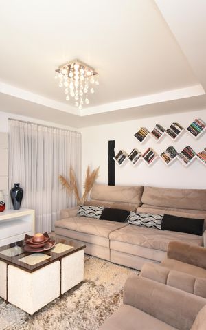 Casa à venda com 370m², 7 quartos e 4 vagasSala de TV