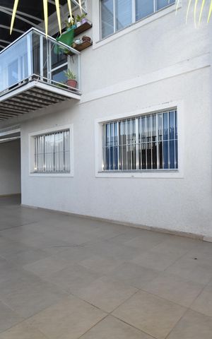 Casa à venda com 185m², 4 quartos e 2 vagasÁrea externa