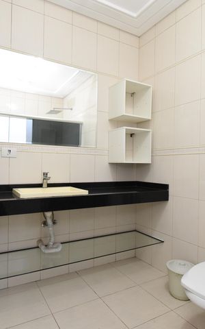 Casa à venda com 185m², 4 quartos e 2 vagasBanheiro da Suíte 1