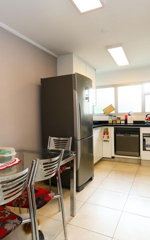 Apartamento à venda com 127m², 3 quartos e 2 vagas Apartamento à venda com 127m², 3 quartos e 2 vagascozinha