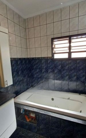 Casa à venda com 230m², 4 quartos e 6 vagas