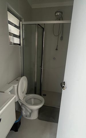 Casa à venda com 210m², 3 quartos e 5 vagas Casa à venda com 210m², 3 quartos e 5 vagasBanheiro de serviço