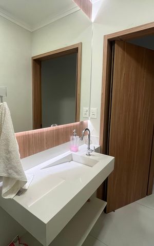 Casa à venda com 210m², 3 quartos e 5 vagas Casa à venda com 210m², 3 quartos e 5 vagasBanheiro