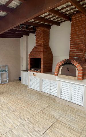 Casa à venda com 210m², 3 quartos e 5 vagas Casa à venda com 210m², 3 quartos e 5 vagasChurrasqueira