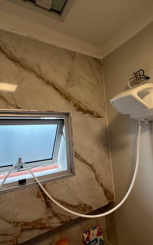 Casa à venda com 210m², 3 quartos e 5 vagas Casa à venda com 210m², 3 quartos e 5 vagasBanheiro