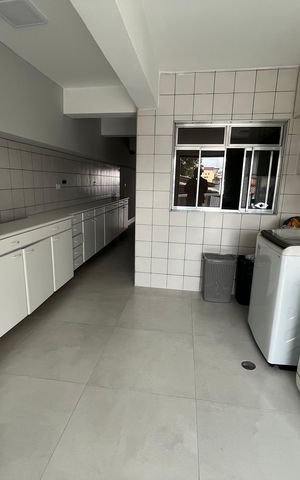 Casa à venda com 210m², 3 quartos e 5 vagas Casa à venda com 210m², 3 quartos e 5 vagasÁrea de Serviço