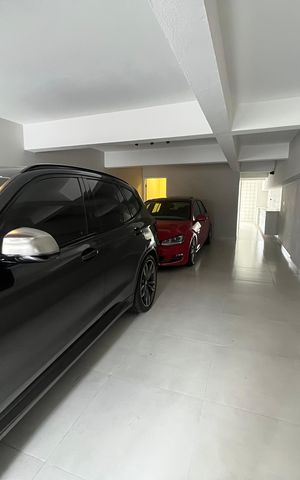 Casa à venda com 210m², 3 quartos e 5 vagas Casa à venda com 210m², 3 quartos e 5 vagasGaragem
