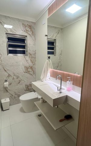Casa à venda com 210m², 3 quartos e 5 vagas Casa à venda com 210m², 3 quartos e 5 vagasBanheiro