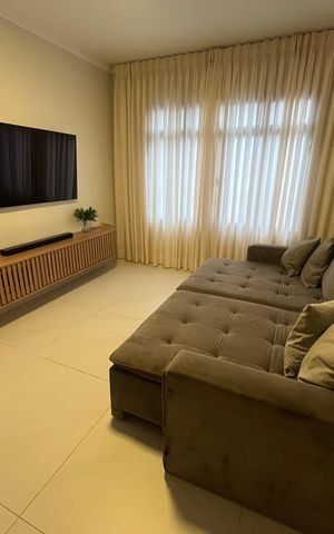 Casa à venda com 210m², 3 quartos e 5 vagas Casa à venda com 210m², 3 quartos e 5 vagasSala