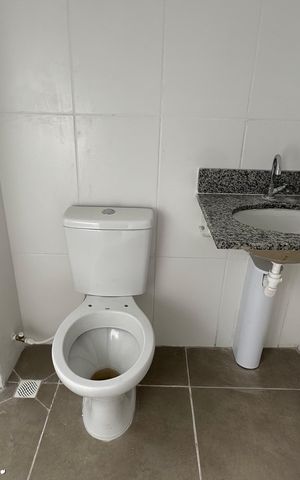 Apartamento à venda com 72m², 2 quartos e 1 vaga Apartamento à venda com 72m², 2 quartos e 1 vagaBanheiro do Quarto 1