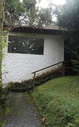 Casa para alugar com 3500m², 4 quartos e 4 vagasEscada 2