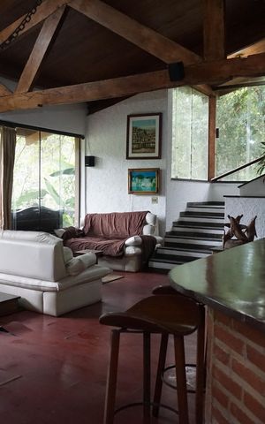 Casa para alugar com 3500m², 4 quartos e 4 vagasSala