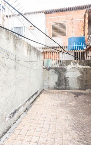 Casa à venda com 120m², 3 quartos e sem vagaÁrea externa