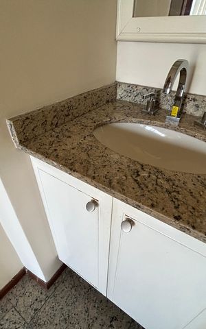 Apartamento à venda com 164m², 4 quartos e 3 vagasBanheiro 4