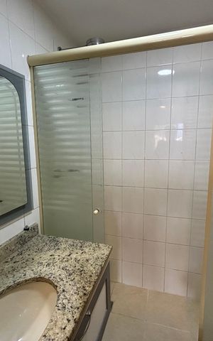 Apartamento à venda com 164m², 4 quartos e 3 vagasBanheiro da suíte