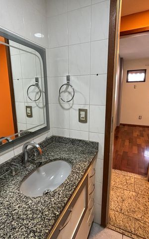 Apartamento à venda com 164m², 4 quartos e 3 vagasBanheiro 2