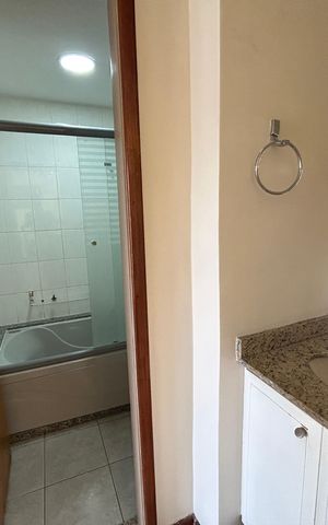 Apartamento à venda com 164m², 4 quartos e 3 vagasBanheiro 4