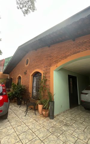 Casa à venda com 269m², 3 quartos e 3 vagas