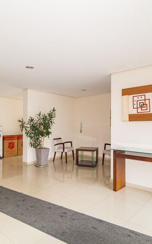 Apartamento à venda com 74m², 2 quartos e 1 vaga Apartamento à venda com 74m², 2 quartos e 1 vagaHall social