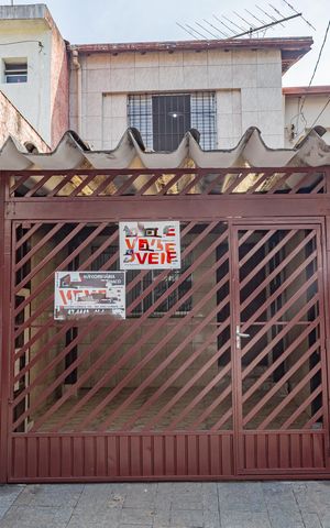 Casa à venda com 120m², 2 quartos e 1 vagaFachada