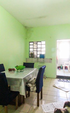 Casa à venda com 100m², 3 quartos e 2 vagas Casa à venda com 100m², 3 quartos e 2 vagasCozinha