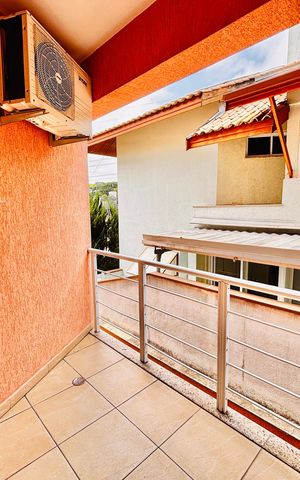 Casa à venda com 570m², 4 quartos e 4 vagas Casa à venda com 570m², 4 quartos e 4 vagasÁrea externa