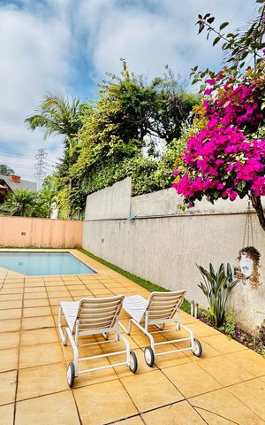 Casa à venda com 570m², 4 quartos e 4 vagas Casa à venda com 570m², 4 quartos e 4 vagasÁrea externa