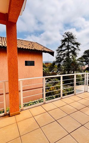Casa à venda com 570m², 4 quartos e 4 vagas Casa à venda com 570m², 4 quartos e 4 vagasÁrea externa