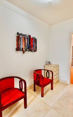 Casa à venda com 570m², 4 quartos e 4 vagas Casa à venda com 570m², 4 quartos e 4 vagasHall das suítes