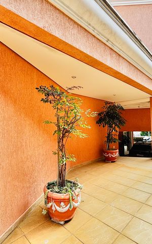 Casa à venda com 570m², 4 quartos e 4 vagas Casa à venda com 570m², 4 quartos e 4 vagasÁrea externa