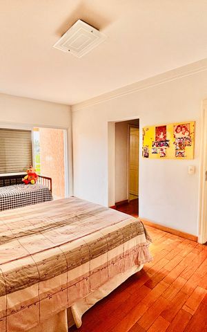 Casa à venda com 570m², 4 quartos e 4 vagas Casa à venda com 570m², 4 quartos e 4 vagasSuíte 3