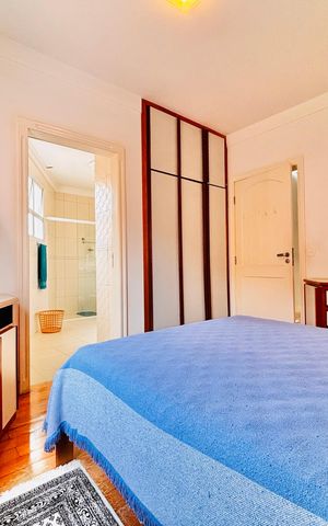 Casa à venda com 570m², 4 quartos e 4 vagas Casa à venda com 570m², 4 quartos e 4 vagasSuíte 2