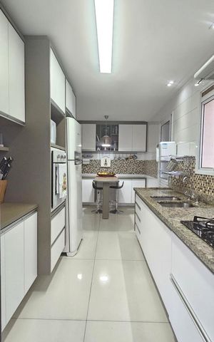 Apartamento à venda com 136m², 3 quartos e 3 vagas Apartamento à venda com 136m², 3 quartos e 3 vagasCozinha