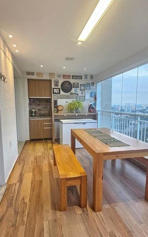Apartamento à venda com 136m², 3 quartos e 3 vagas Apartamento à venda com 136m², 3 quartos e 3 vagasVaranda