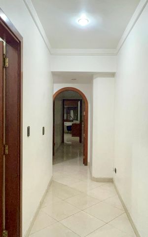 Casa à venda com 580m², 3 quartos e 5 vagasCorredor