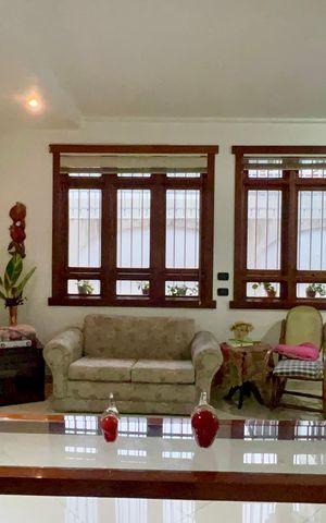 Casa à venda com 580m², 3 quartos e 5 vagasSala