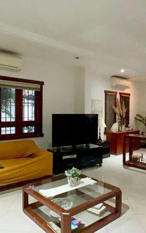 Casa à venda com 580m², 3 quartos e 5 vagasSala de TV