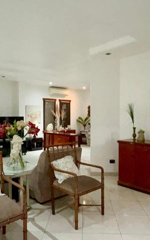 Casa à venda com 580m², 3 quartos e 5 vagasSala