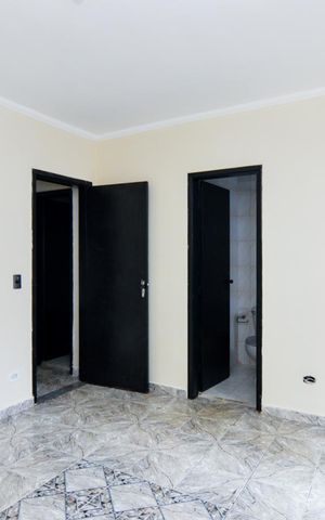 Casa à venda com 75m², 3 quartos e 2 vagasSuíte