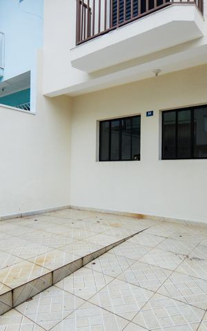 Casa à venda com 75m², 3 quartos e 2 vagasGaragem