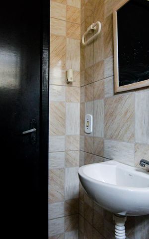 Casa à venda com 75m², 3 quartos e 2 vagasBanheiro 