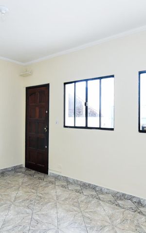 Casa à venda com 75m², 3 quartos e 2 vagasSala