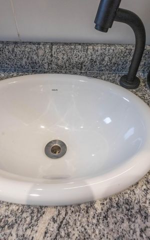 Apartamento à venda com 51m², 2 quartos e 1 vaga Apartamento à venda com 51m², 2 quartos e 1 vagaBanheiro da suíte