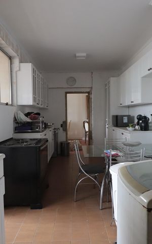 Apartamento para alugar com 205m², 4 quartos e 2 vagasCozinha