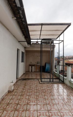 Casa à venda com 154m², 5 quartos e 1 vagaÁrea de Serviço