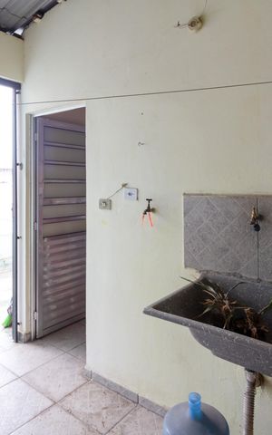 Casa à venda com 154m², 5 quartos e 1 vagaÁrea de Serviço
